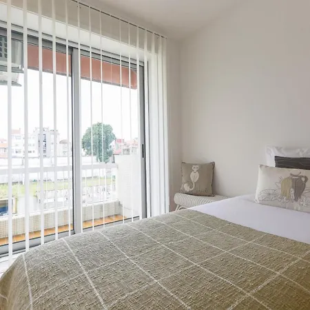 Trindade Family W/ Parking Place Porto