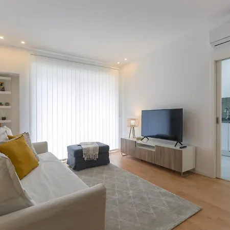 Trindade Family W/ Parking Place Apartment